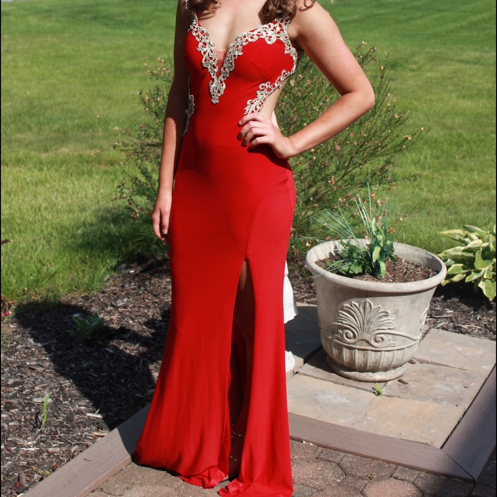 BEAUTIFUL PROM DRESS