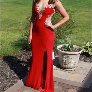 BEAUTIFUL PROM DRESS