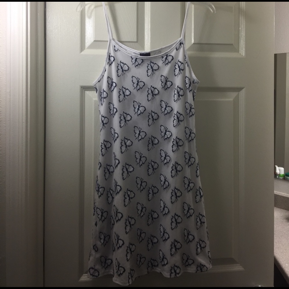 Pretty White Dress with Butterflies. 🦋