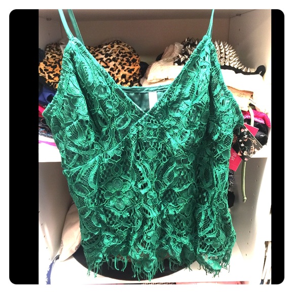 ⭐️NEW GREEN LACE TOP⭐️ size large - Picture 1 of 1