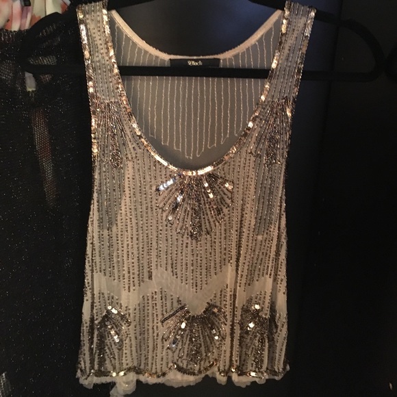 Top - Picture 2 of 4