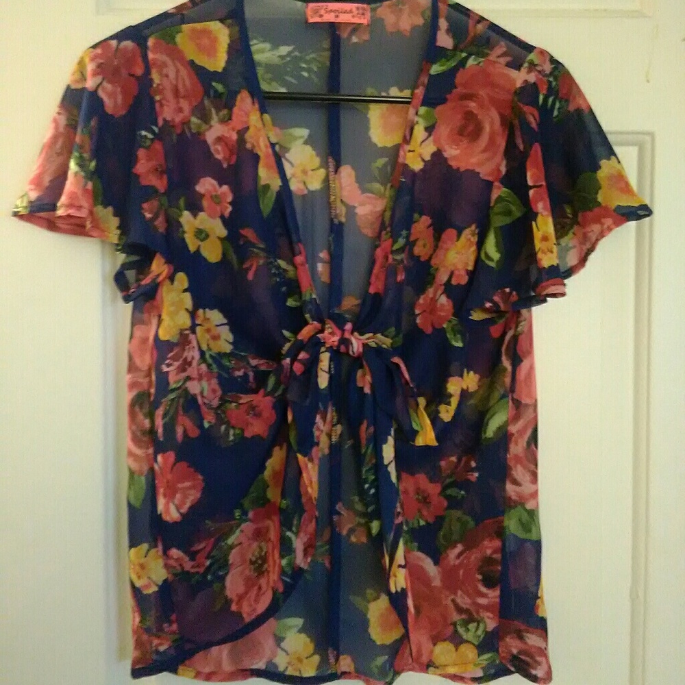 Chiffon blouse tie front