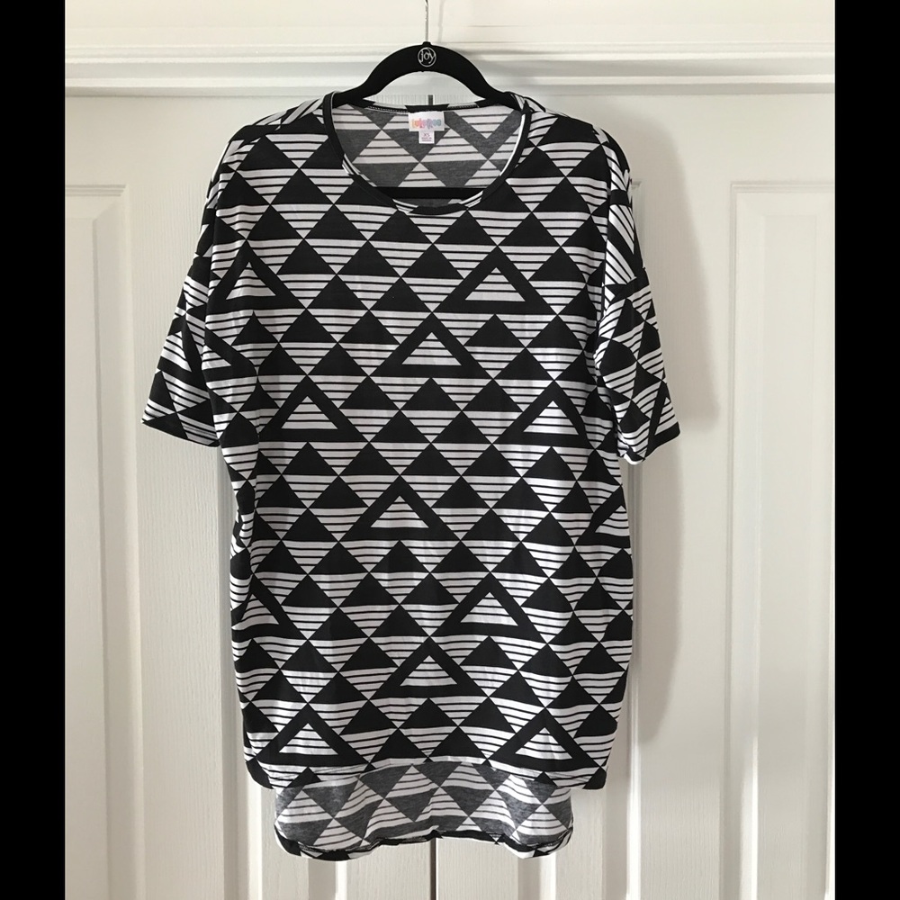 Black and white patterned LulaRoe shirt
