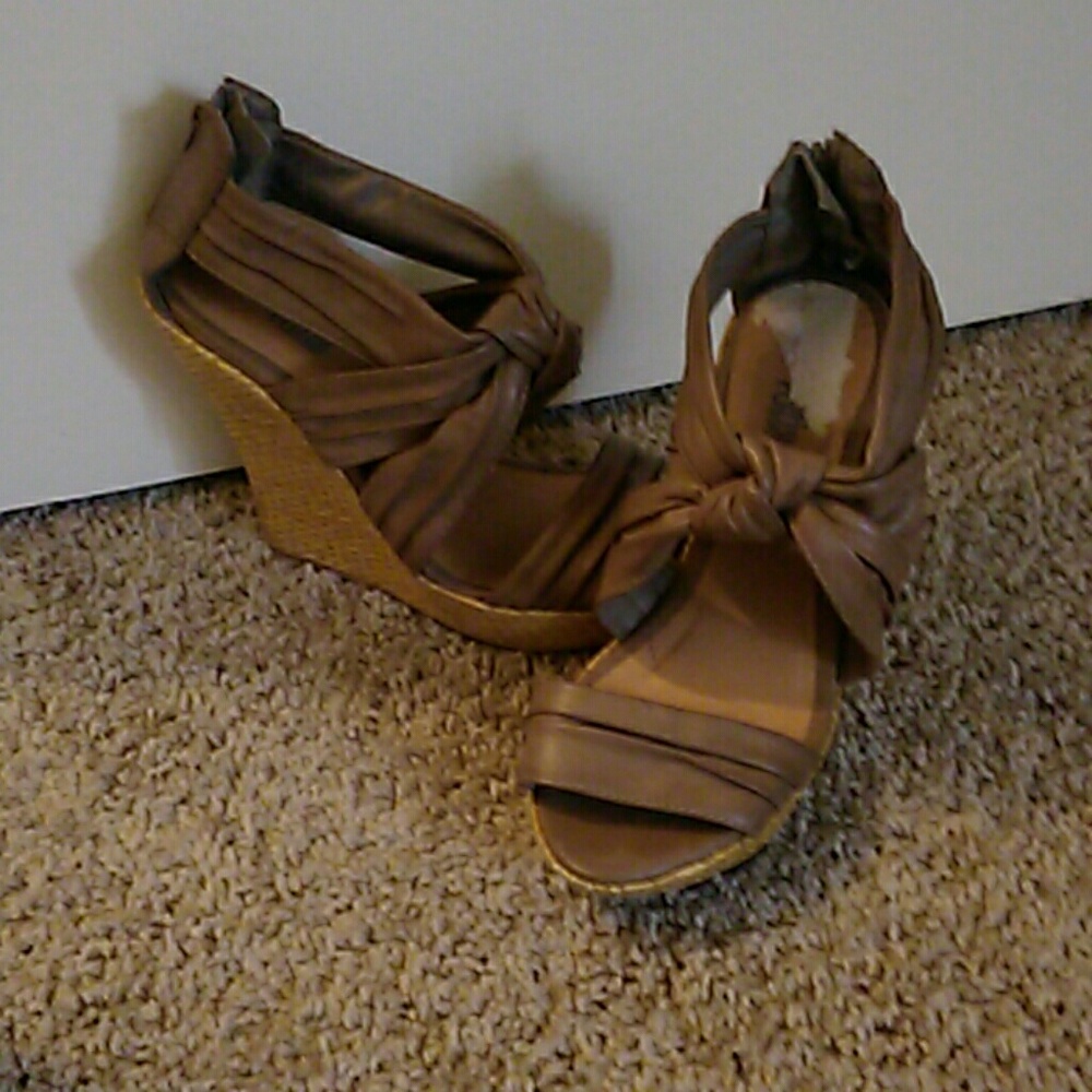 Tan wedges