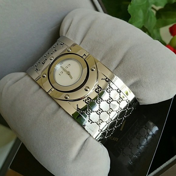 Authentic Gucci - Picture 3 of 7