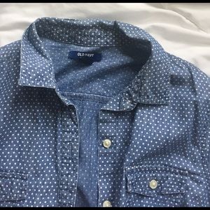Old Navy Tops - Old Navy polka dot chambray button up size M Old Navy Tops - Old Navy polka dot chambray button up size M