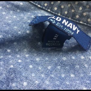 Old Navy Tops - Old Navy polka dot chambray button up size M Old Navy Tops - Old Navy polka dot chambray button up size M