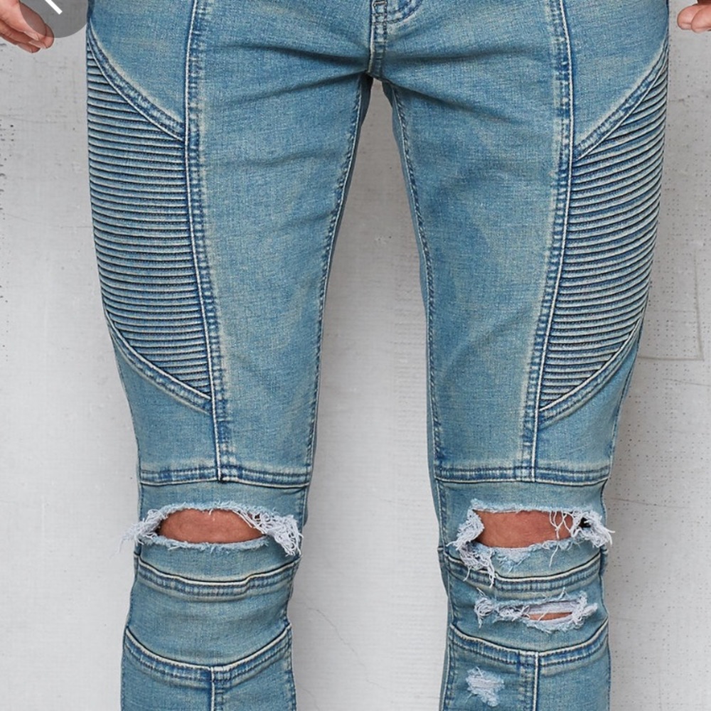 Young & reckless ripped jeans