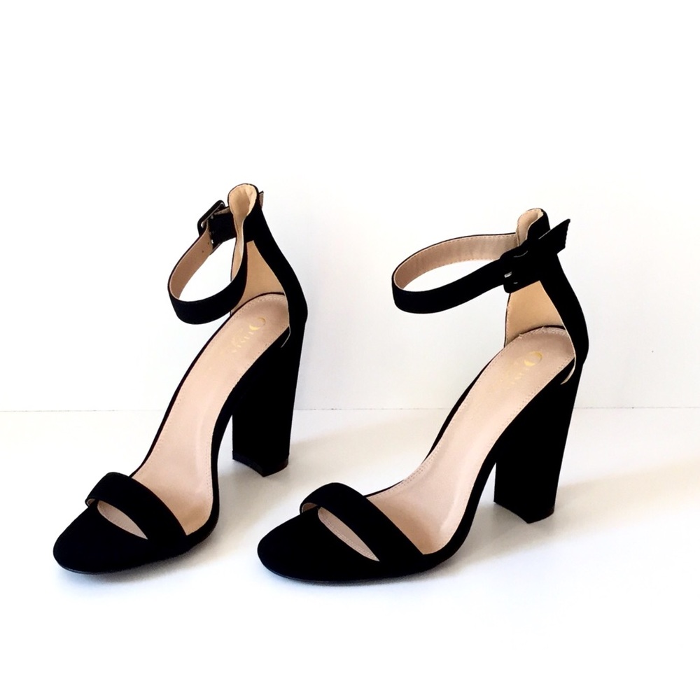 NEW YEARS SALE! 🎉 Ankle Strap Chunky Heels