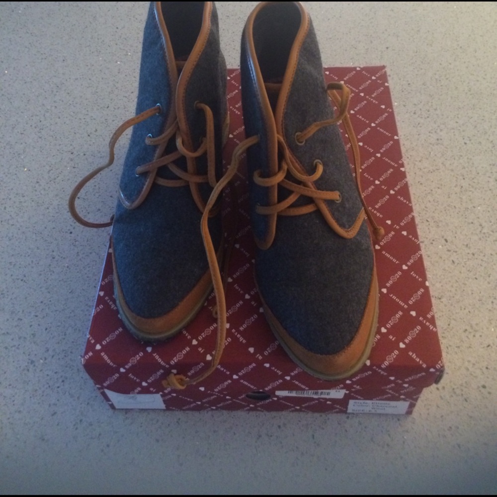 80%20 wool hidden wedge