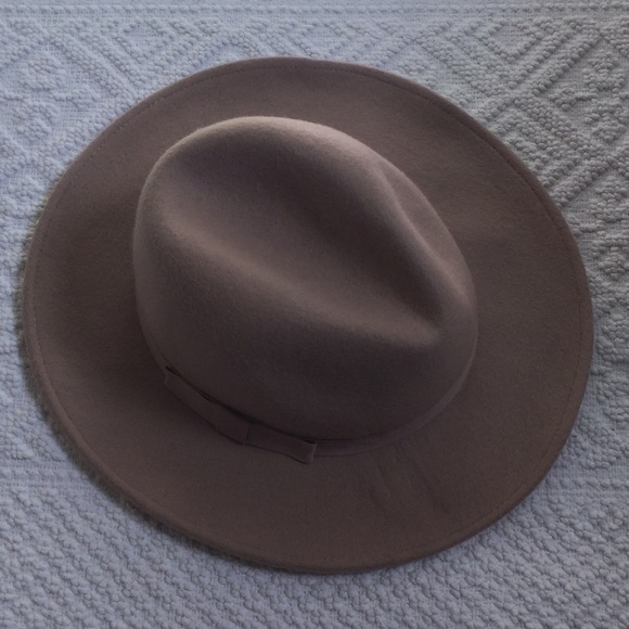 Club Monaco Accessories - Club Monaco wool hat