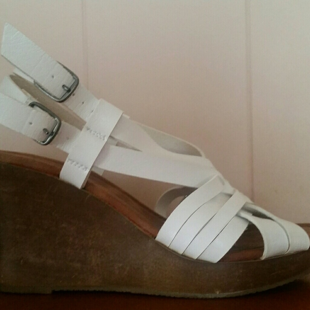 Easter White Wedges