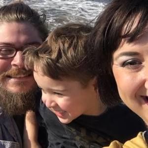 Meet your Posher, Debi