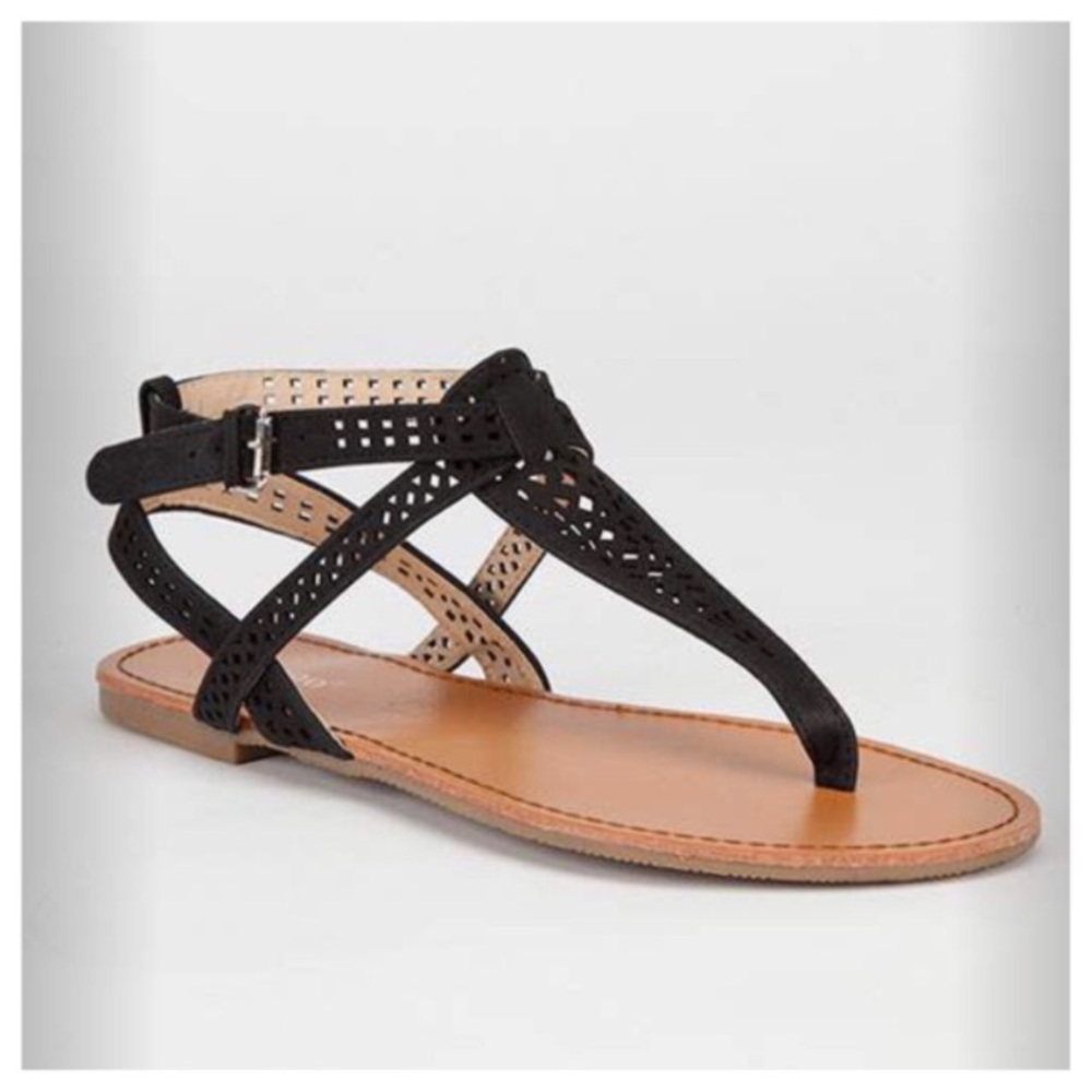 DEAL OF THE WEEK NWOT T Strap Sandals