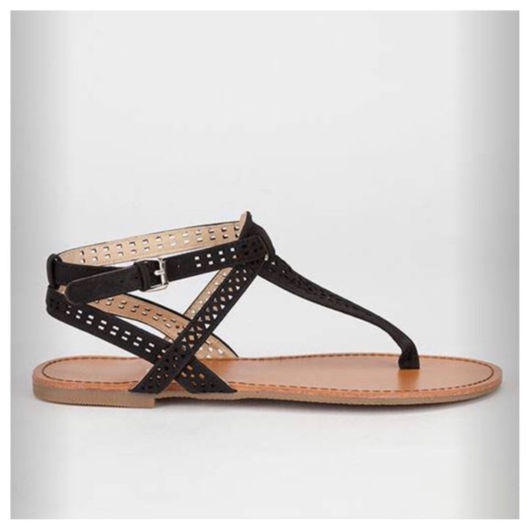 DEAL OF THE WEEK NWOT T Strap Sandals - Picture 2 of 3