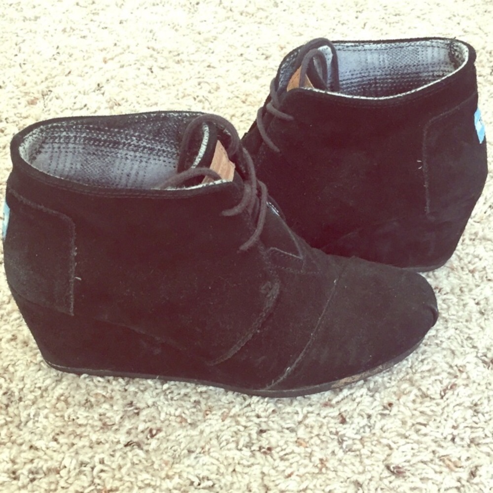 TOMS wedges size 8