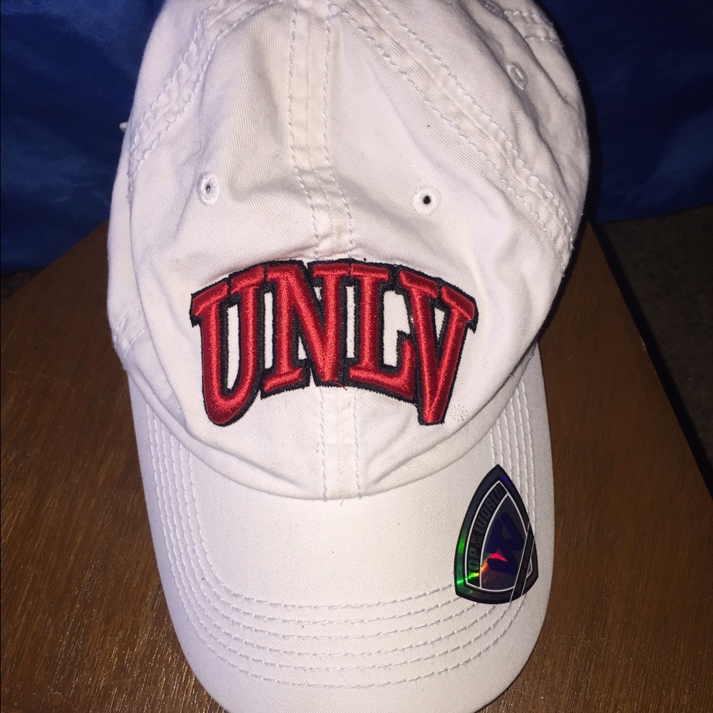 UNLV dad hat