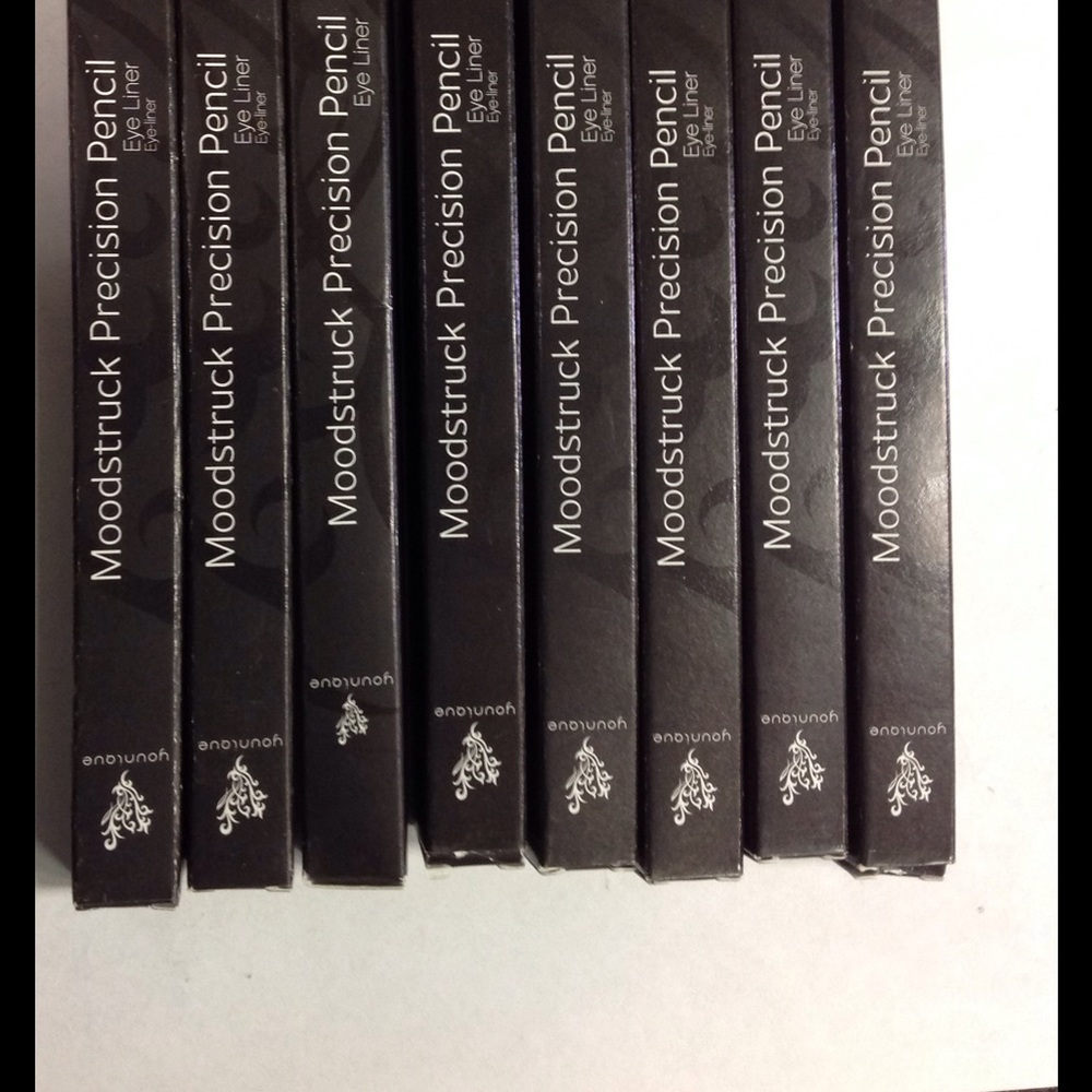 Younique Eyeliner Pencil - NEW but NO BOX M-6