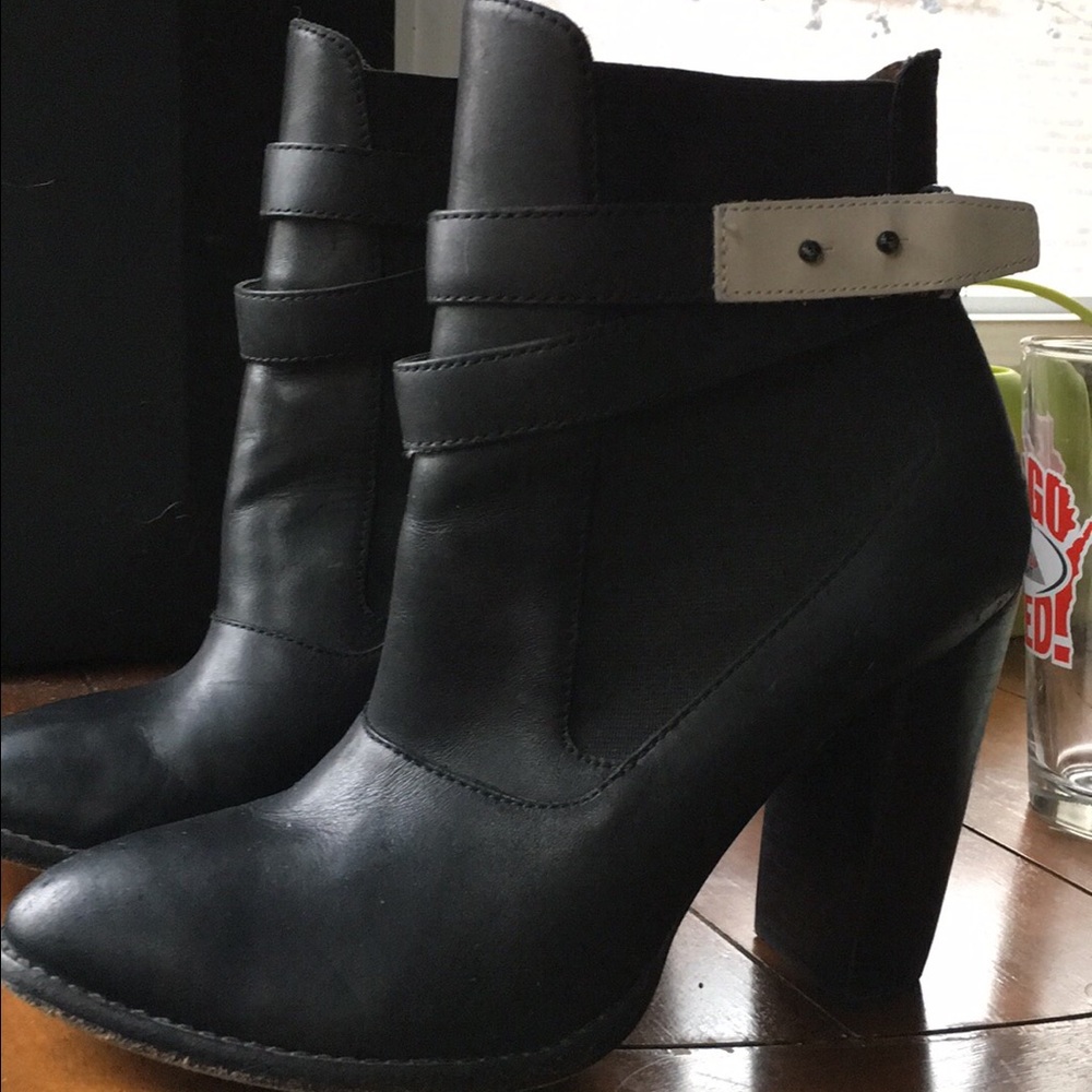 Elizabeth and James booties
