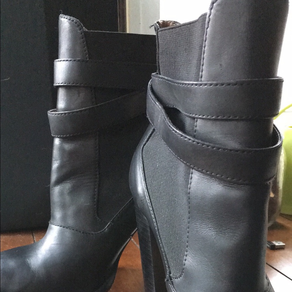 Elizabeth and James booties - Picture 2 of 4