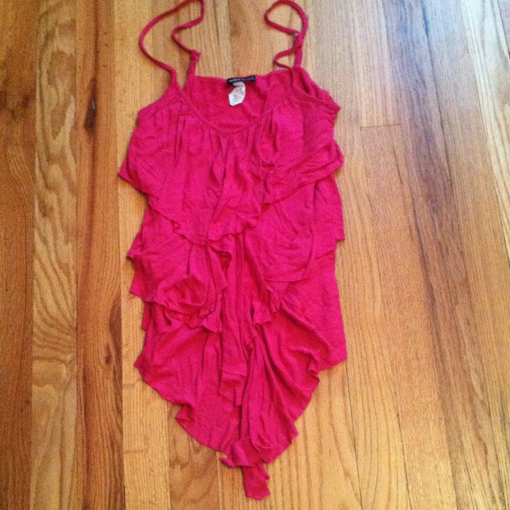 🚫TRADE🚫Flattering ruffle tier tank top