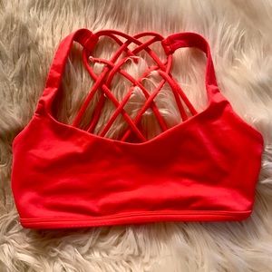 Lulu Lemon Free to Be sports bra
