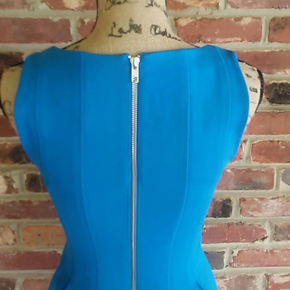 Dress - Picture 3 of 4
