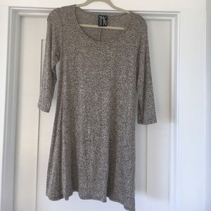 Quarter sleeve dress