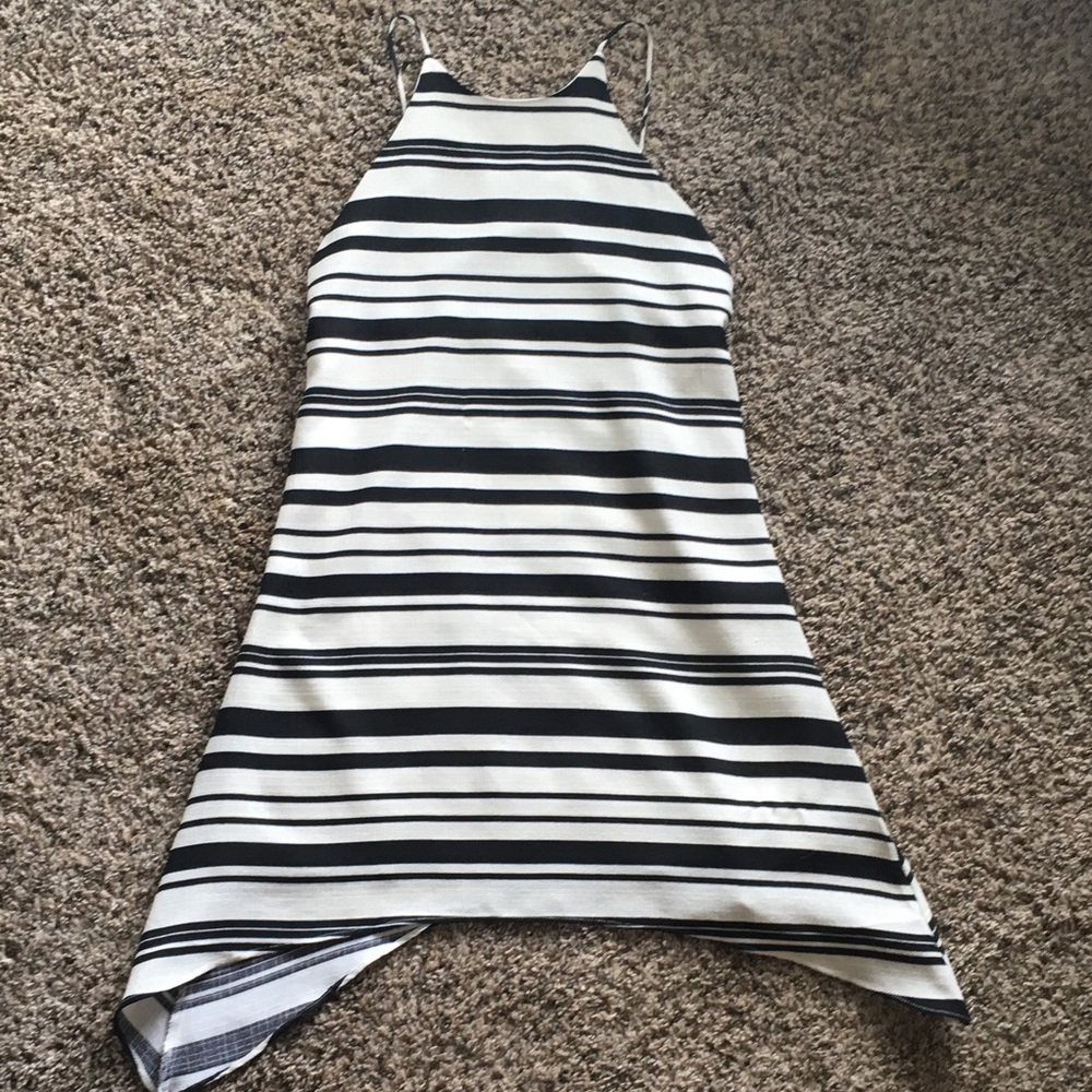 The Coverii Linen Dress