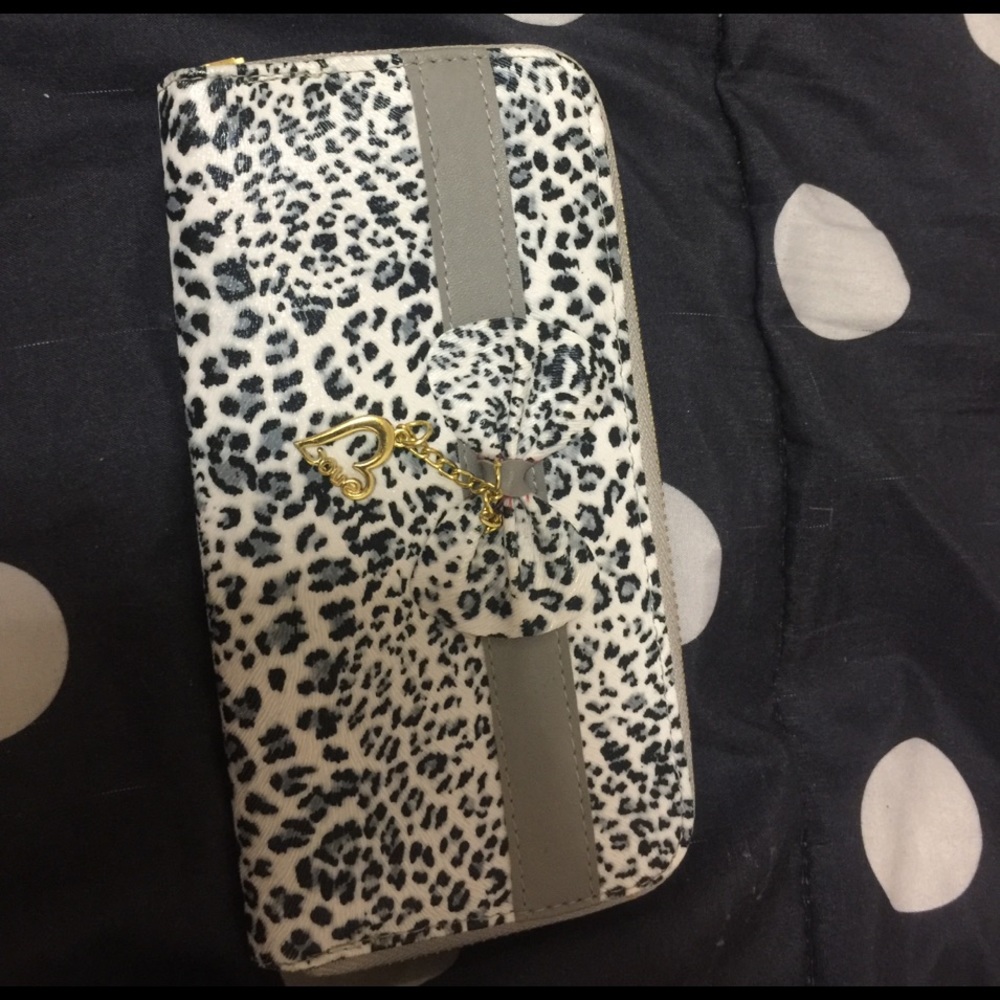 Wallets - Picture 2 of 4