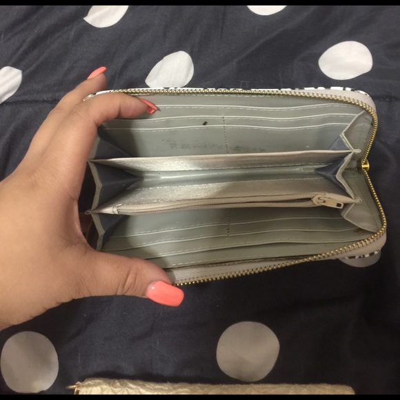 Wallets - Picture 4 of 4