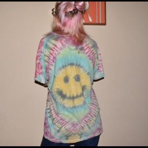 Oversized Smiley Tee