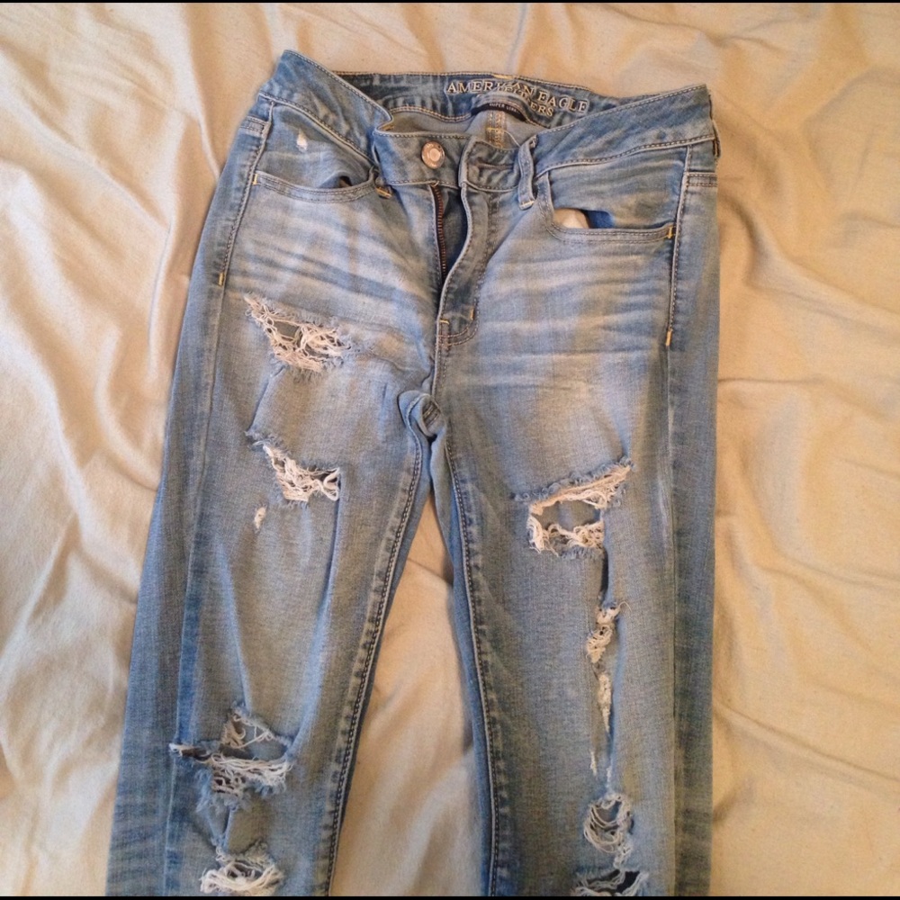American Eagle distressed jeggings
