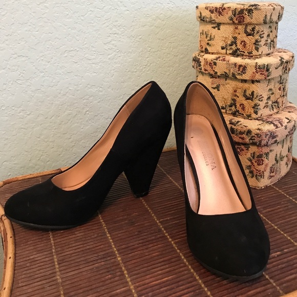 Versona Shoes - Black pumps