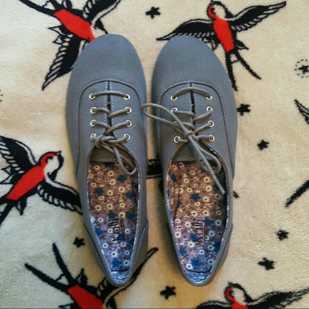 *NWOT* Gray Lace up Oxfords Sz 8