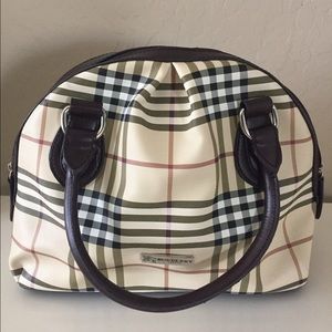Burberry purse
