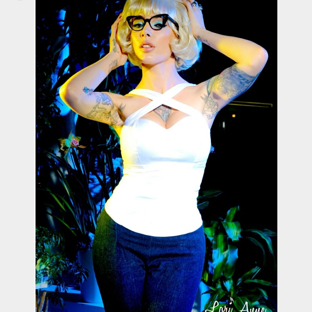 PUG VIXEN TOP white size 2x