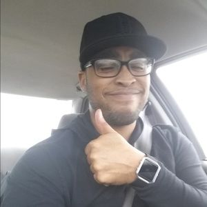 Meet your Posher, Derrick