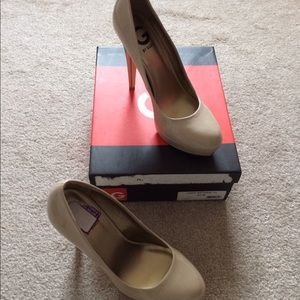 Guess Nude Pumps