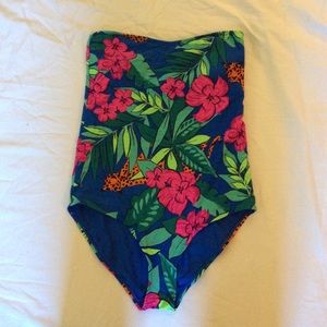 On Sale🚨Aerie One Piece