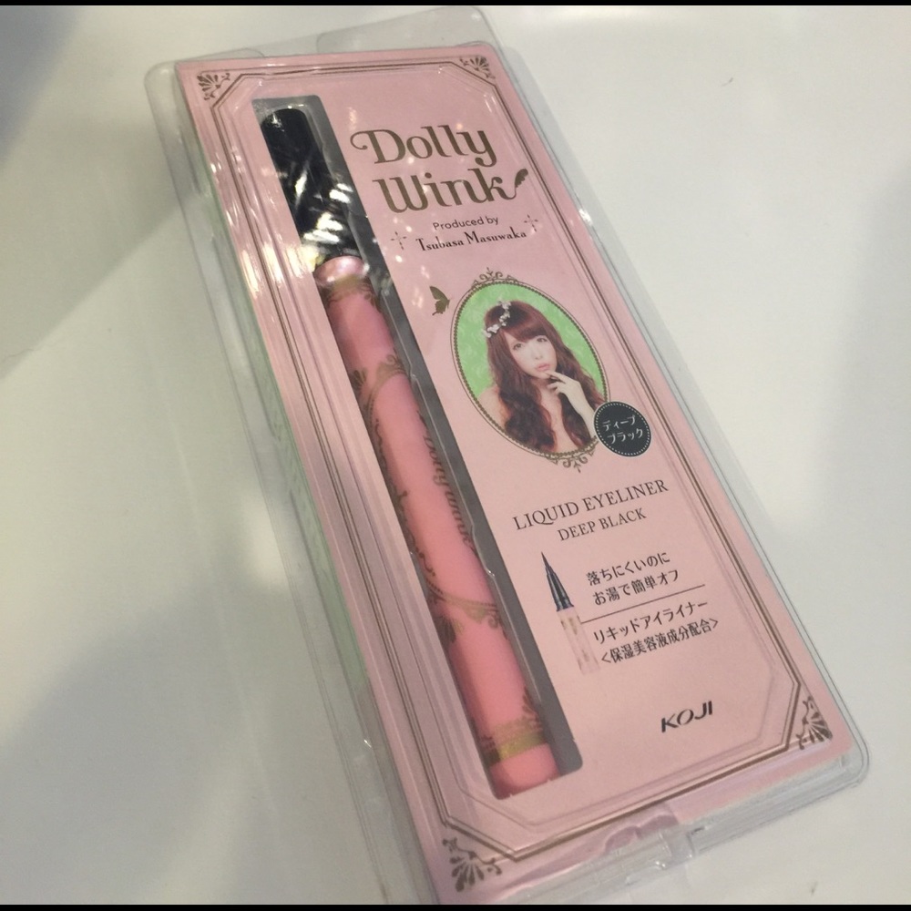 Dolly Wink Liquid Eyeliner