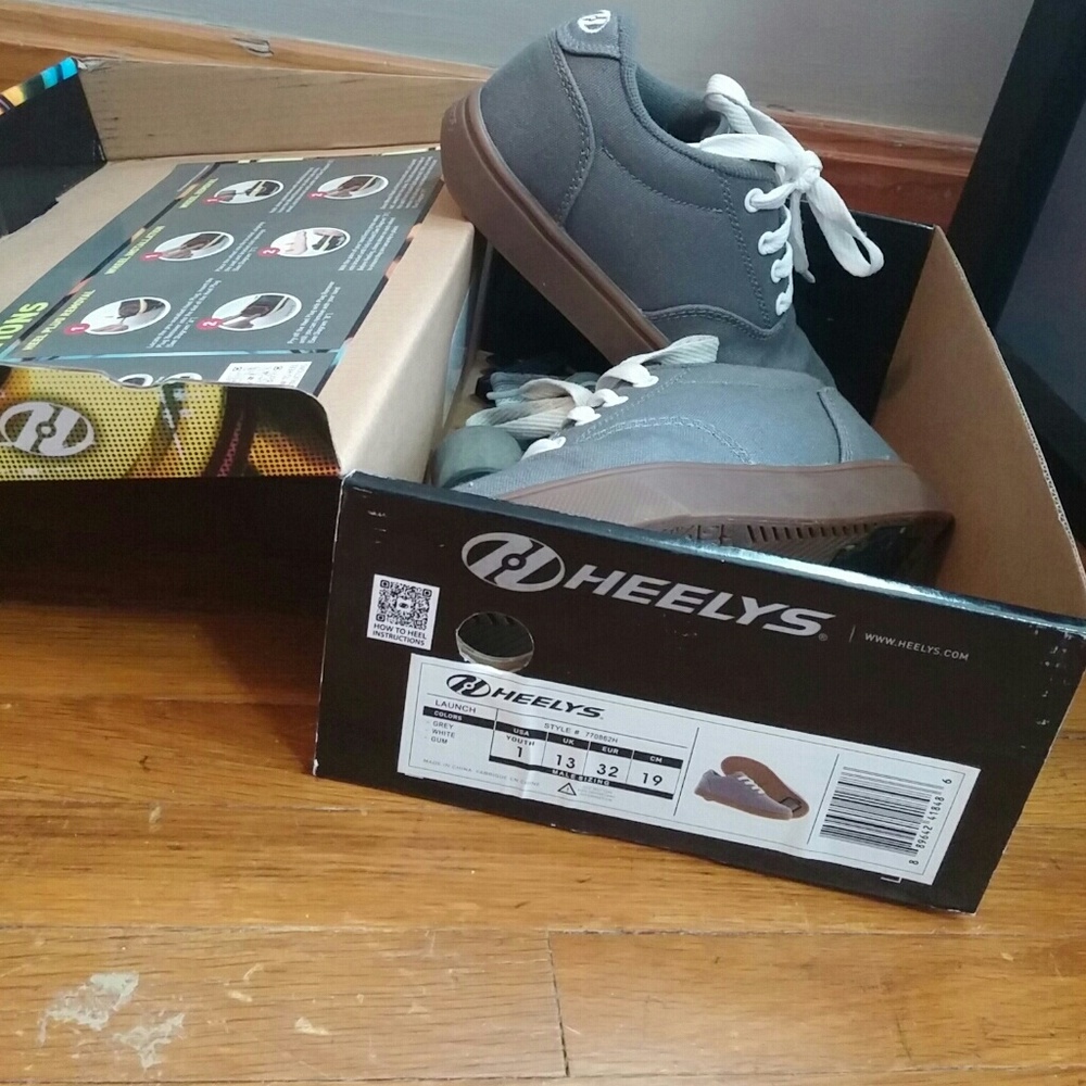 Kids Heelys worn twice