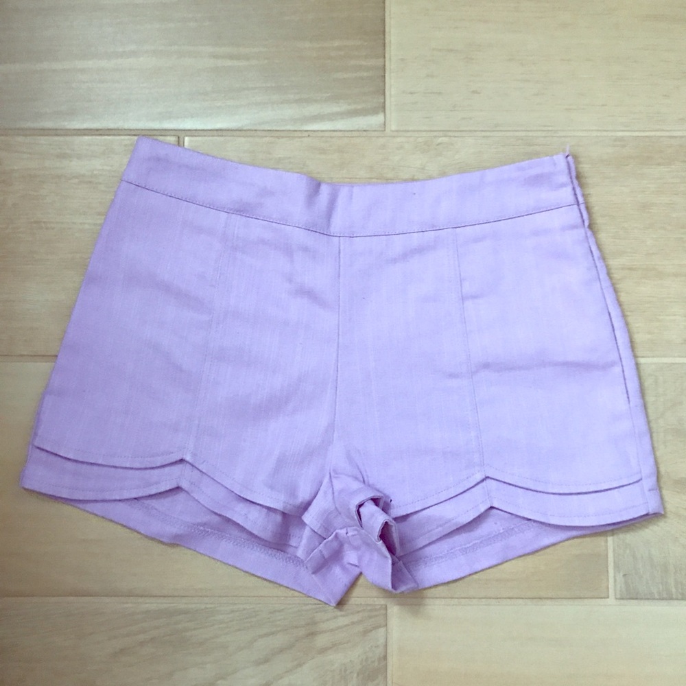 NWT Tobi lavender scalloped shorts