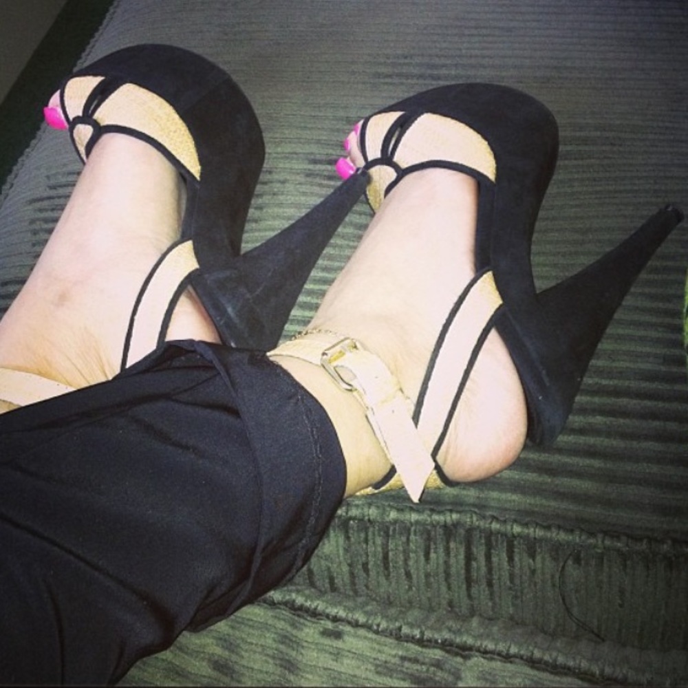 🔴🔴FENDI PLATFORM SANDALS🔴🔴