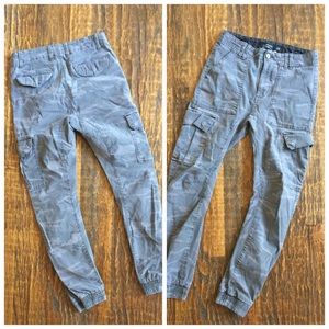 Men's 28 slim fit camo Cuffed Cargo