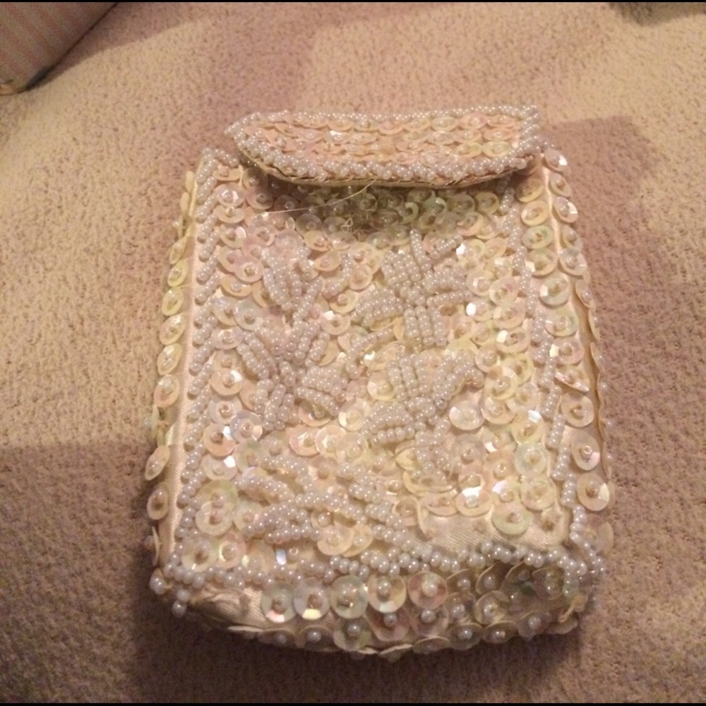 Beaded cigarette case