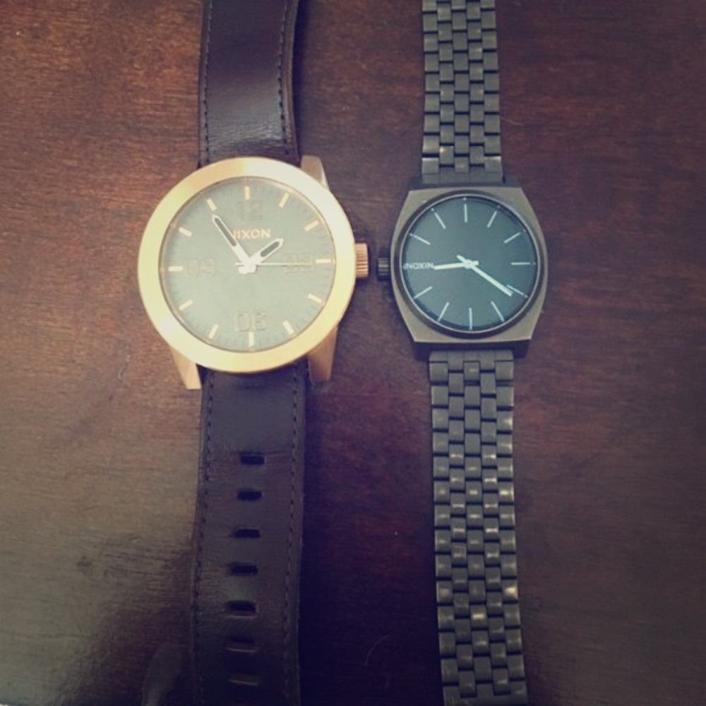 2 Nixon watches for 200$