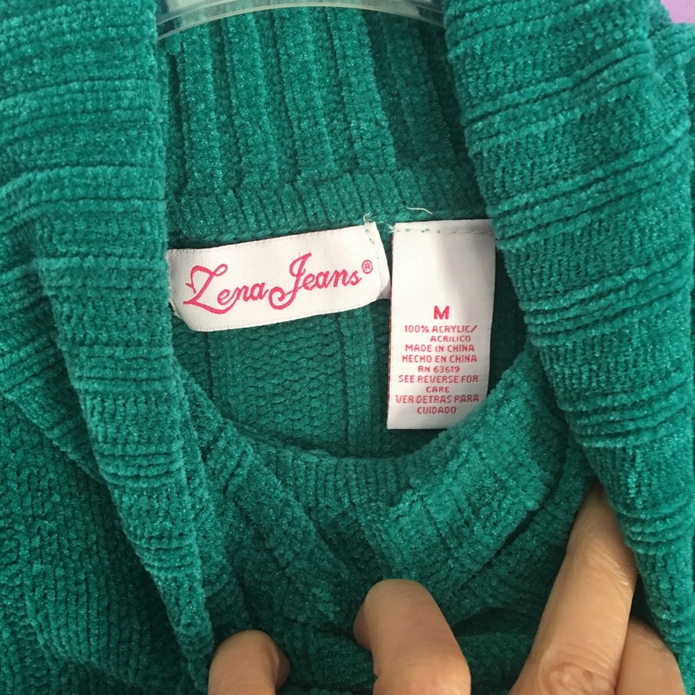 Pretty high neck sweater - Picture 3 of 3