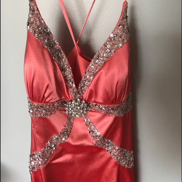 Dresses & Skirts - 💋sale!💋Coral Prom Dress!