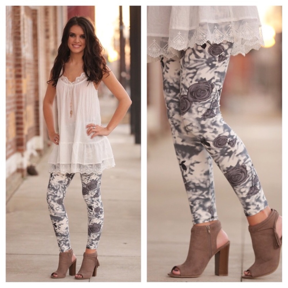 Gray floral print leggings
